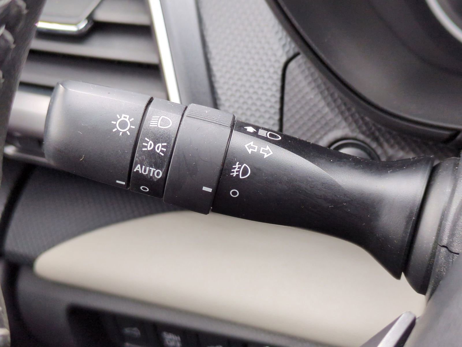 Used 2023 Subaru Forester Limited image 32