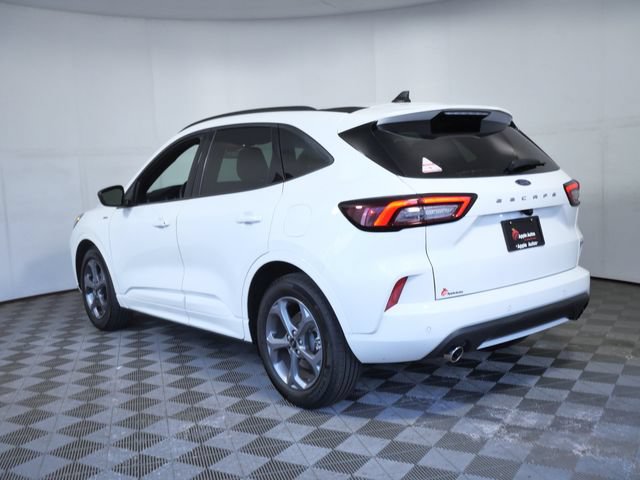 Certified 2023 Ford Escape ST-Line w/ Tech Pack #1 FWD image 4