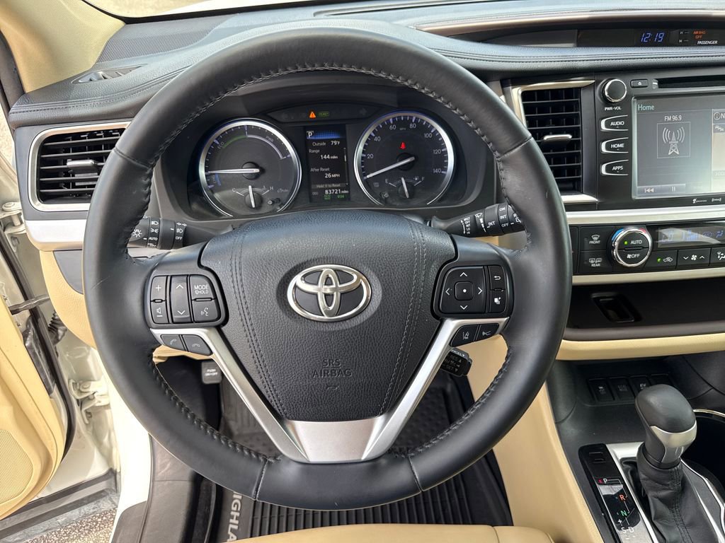 Used 2019 Toyota Highlander XLE AWD/4WD image 15