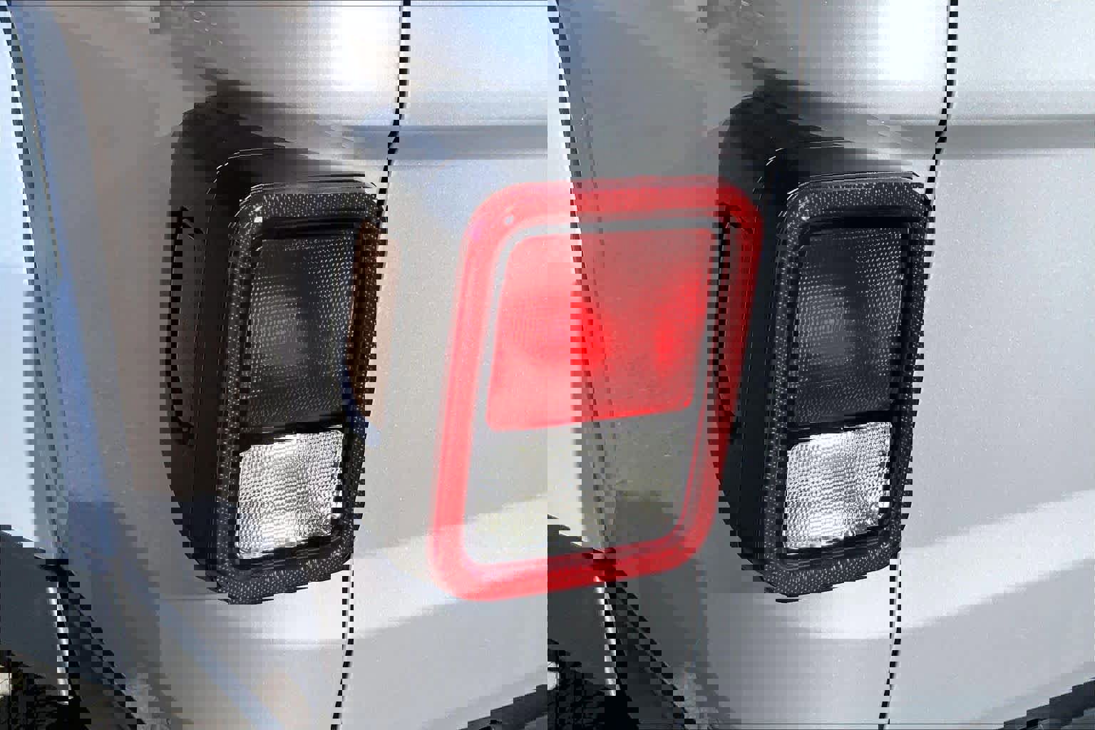 Used 2023 Jeep Gladiator Overland image 28