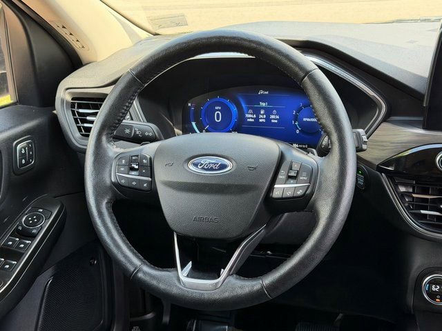 Certified 2020 Ford Escape Titanium AWD/4WD image 18