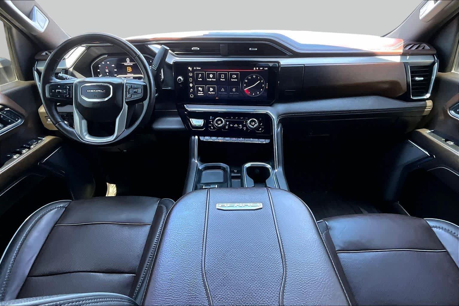 Used 2024 GMC Sierra 3500 Denali w/ Denali Reserve Package AWD/4WD image 15
