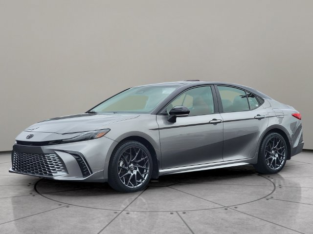 Used 2025 Toyota Camry XSE AWD/4WD image 2