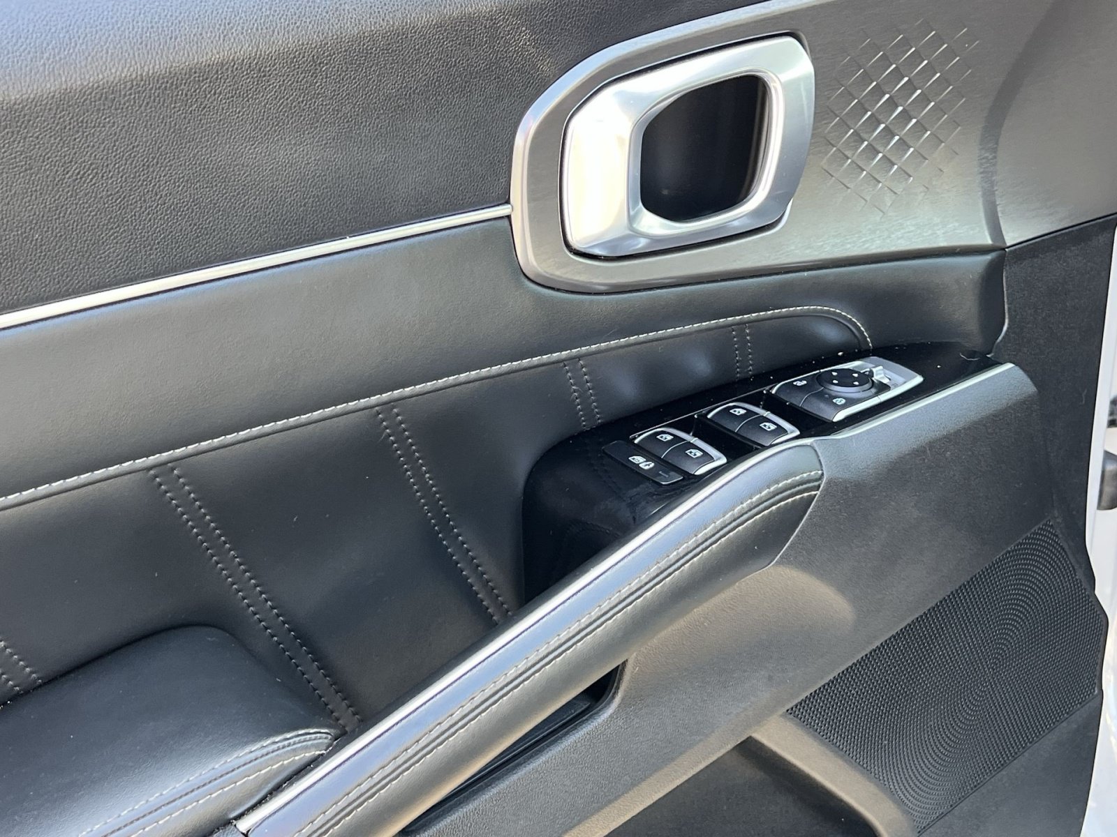 Used 2022 Kia Sorento SX AWD/4WD image 15