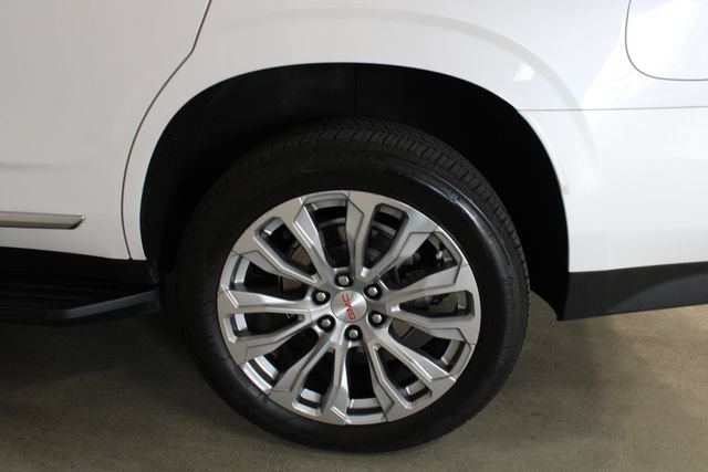 Used 2024 GMC Yukon Denali w/ Advanced Technology Package AWD/4WD image 30