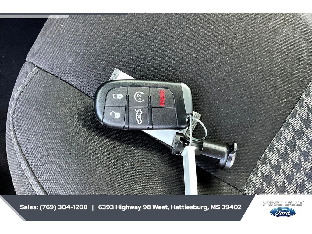 Used 2022 Dodge Challenger GT image 11