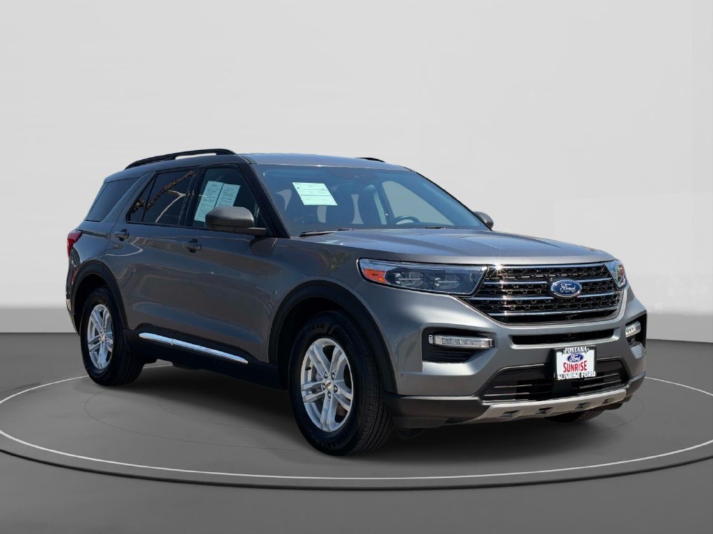 Certified 2023 Ford Explorer XLT w/ Equipment Group 202A RWD image 4