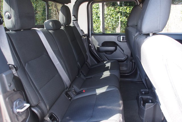Used 2022 Jeep Gladiator Sport image 19