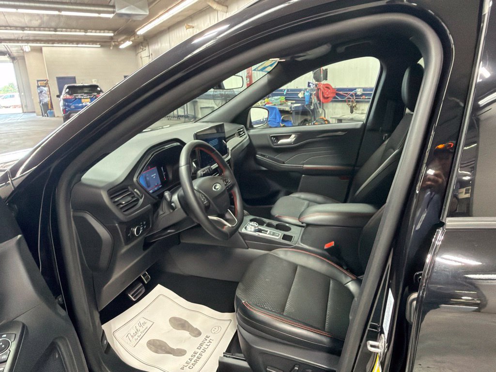 Certified 2024 Ford Escape ST-Line w/ Tech Pack #1 AWD/4WD image 21