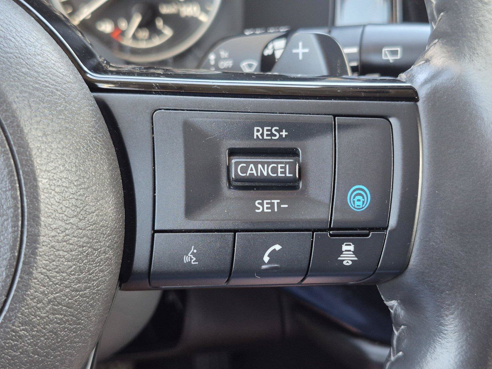 Used 2025 Nissan Pathfinder SL AWD/4WD image 17