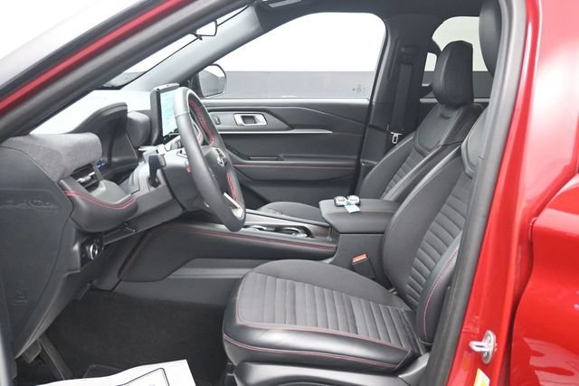 Certified 2025 Ford Explorer ST-Line AWD/4WD image 6