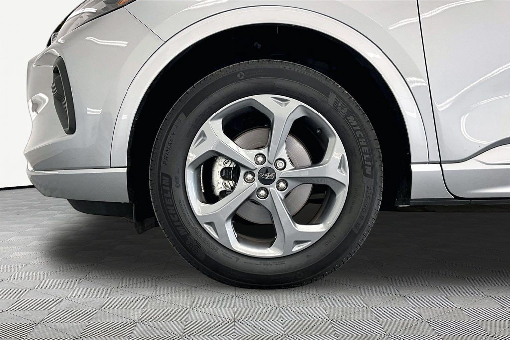 Certified 2024 Ford Escape ST-Line w/ Tech Pack #1 AWD/4WD image 9