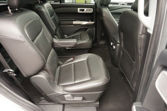 Certified 2022 Ford Explorer XLT w/ Equipment Group 202A RWD image 18