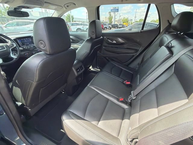 Used 2024 GMC Terrain SLT AWD/4WD image 12
