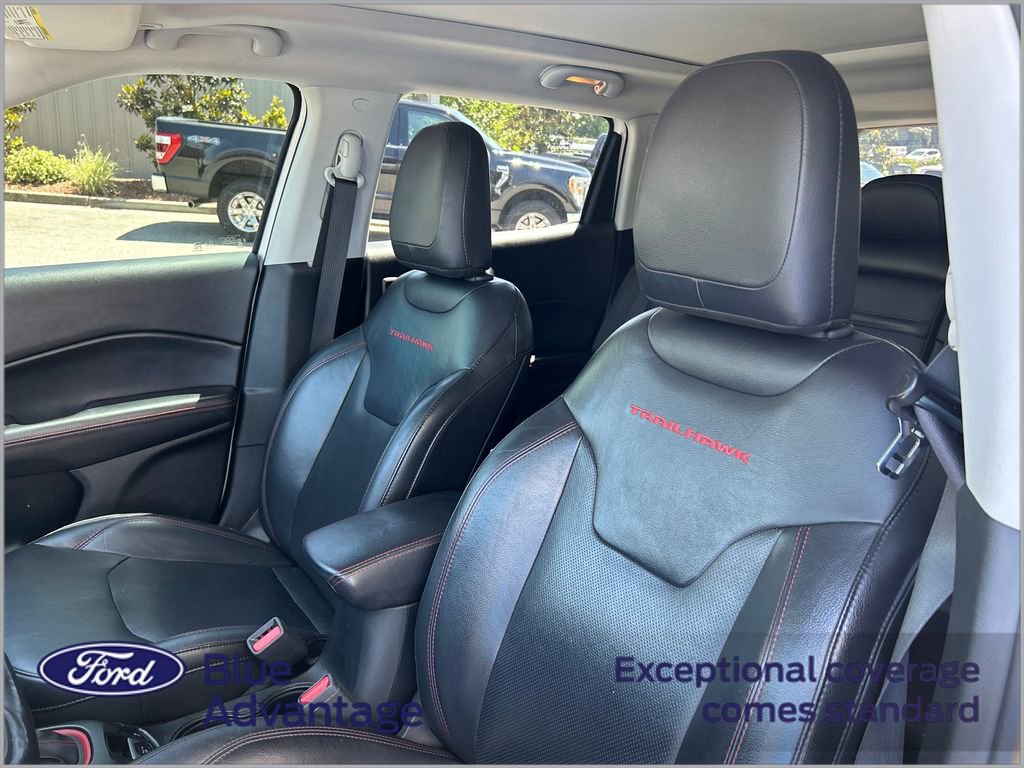Used 2018 Jeep Compass Trailhawk w/ Leather Interior Group AWD/4WD image 11