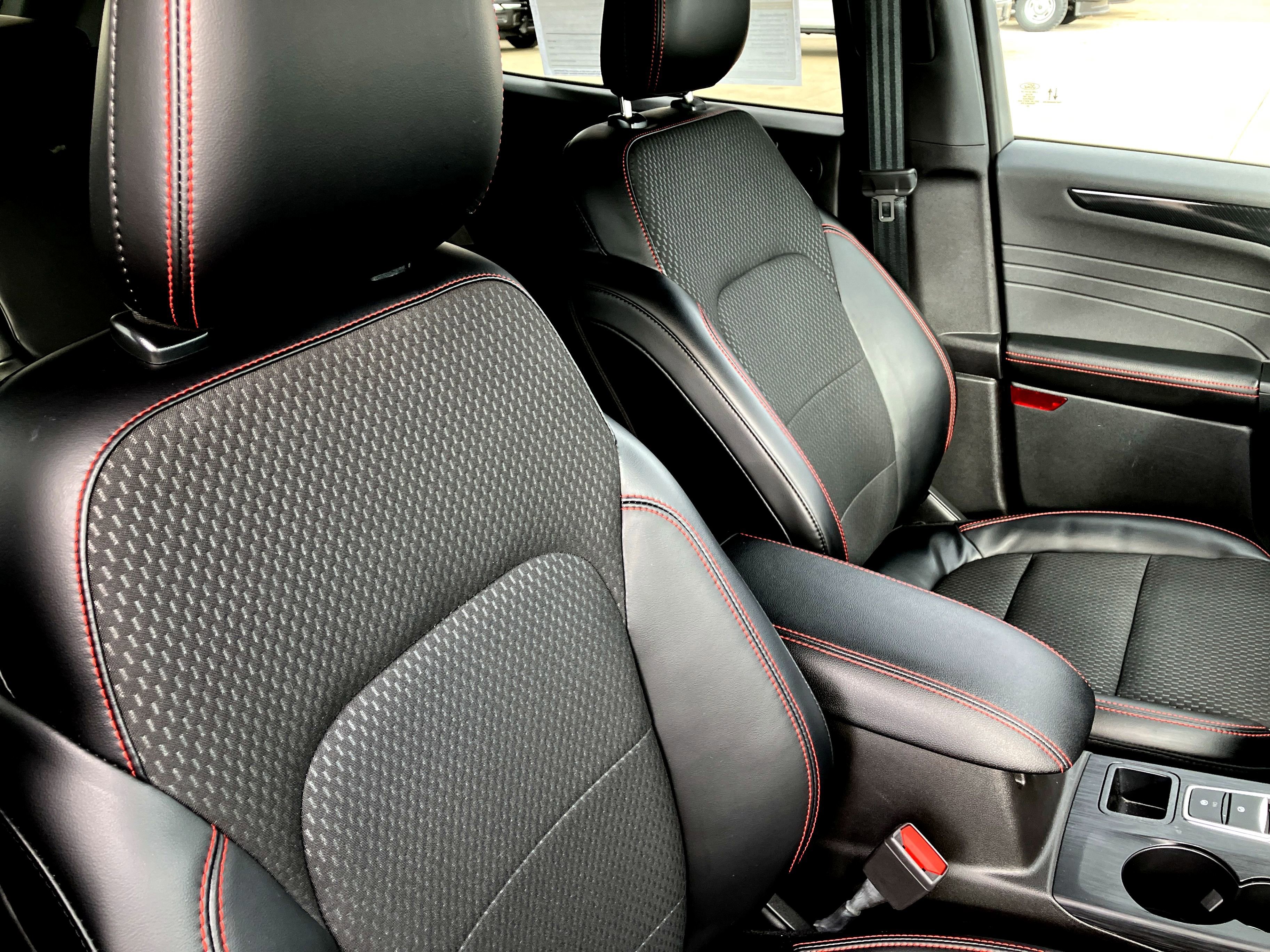 Certified 2023 Ford Escape ST-Line Select w/ Tech Pack #2 image 33