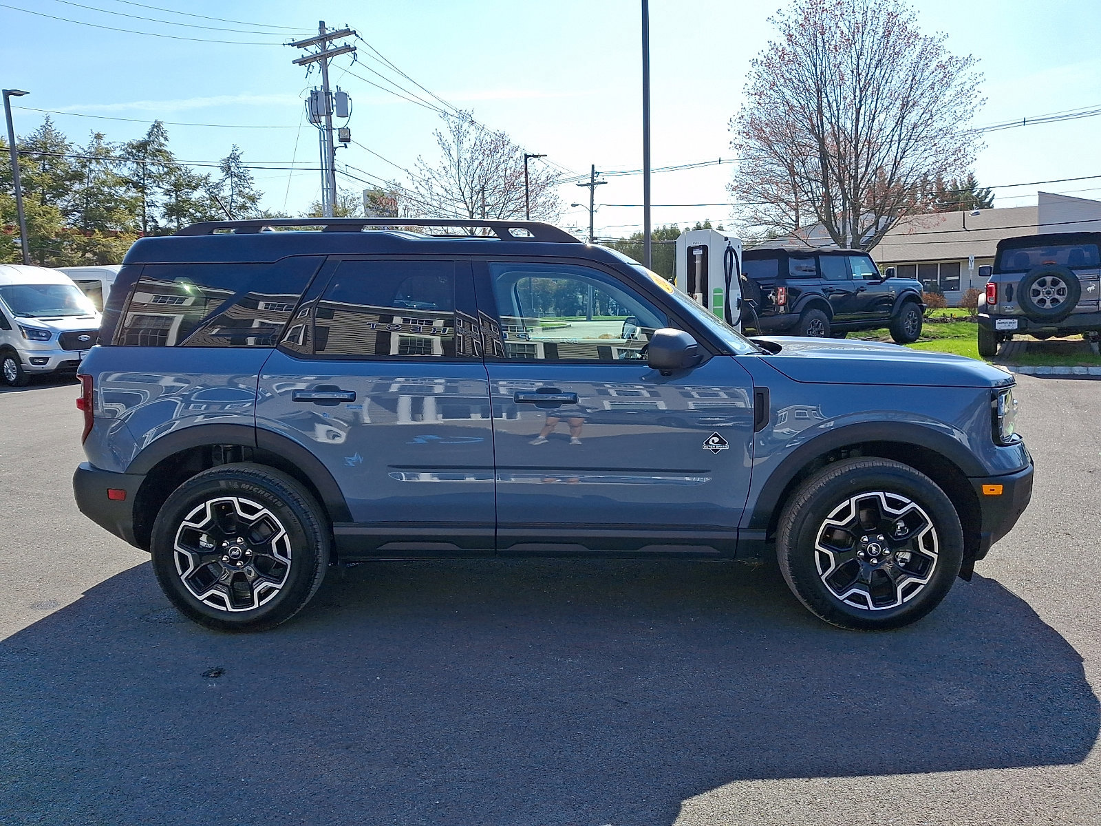 Certified 2025 Ford Bronco Sport Outer Banks w/ Outer Banks Tech Package+ AWD/4WD image 6