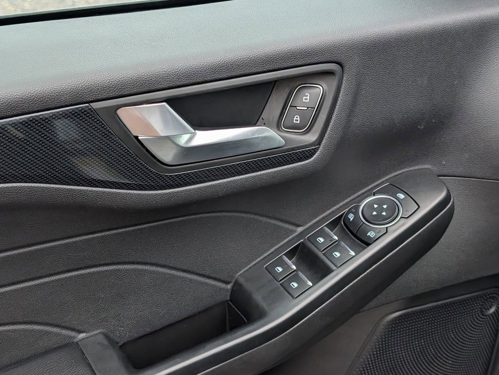 Certified 2025 Ford Escape ST-Line AWD/4WD image 15