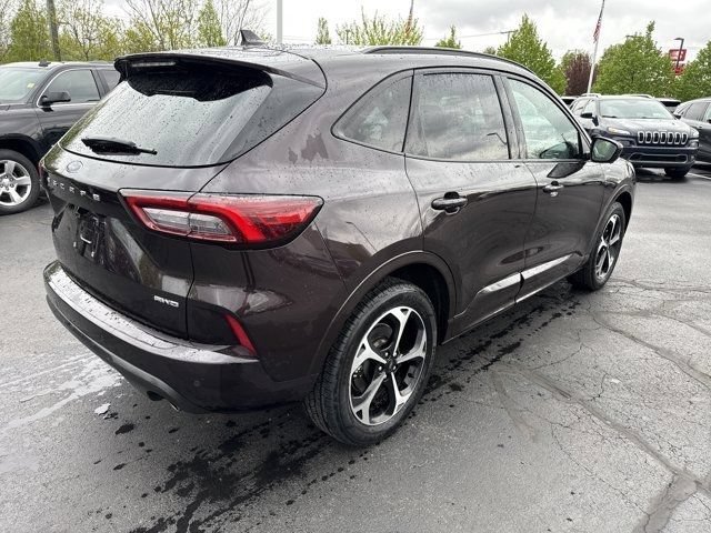 Certified 2023 Ford Escape ST-Line Elite AWD/4WD image 9