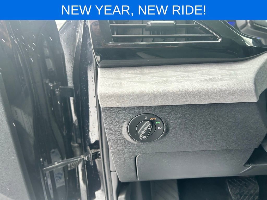 Used 2024 Volkswagen Taos S image 14