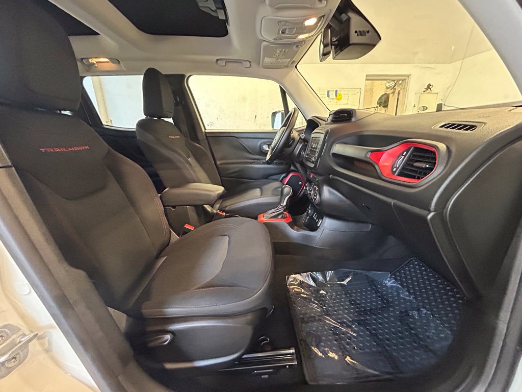 Used 2017 Jeep Renegade Trailhawk AWD/4WD image 26