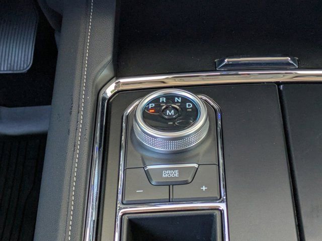 Certified 2023 Ford Expedition XLT image 17