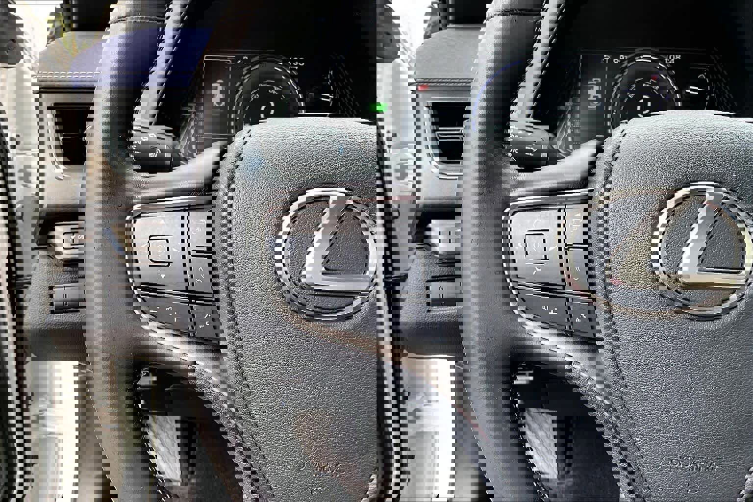 Used 2020 Lexus UX 250h w/ Premium Package image 23