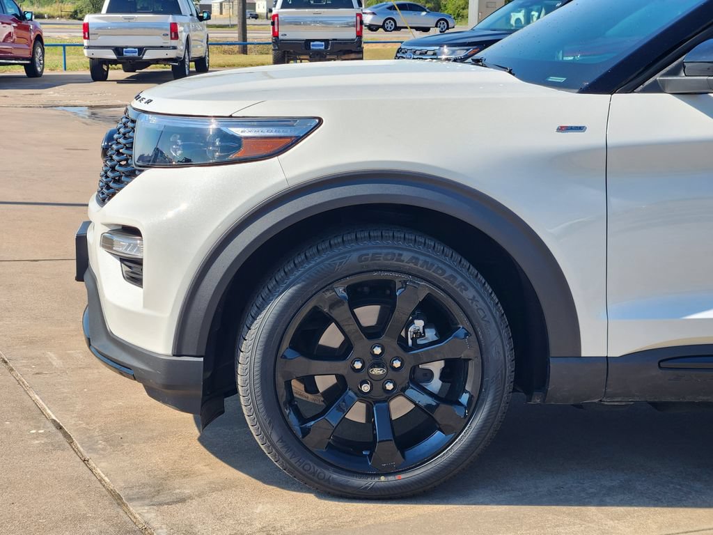 Certified 2024 Ford Explorer ST-Line w/ Class IV Trailer Tow Package RWD image 9