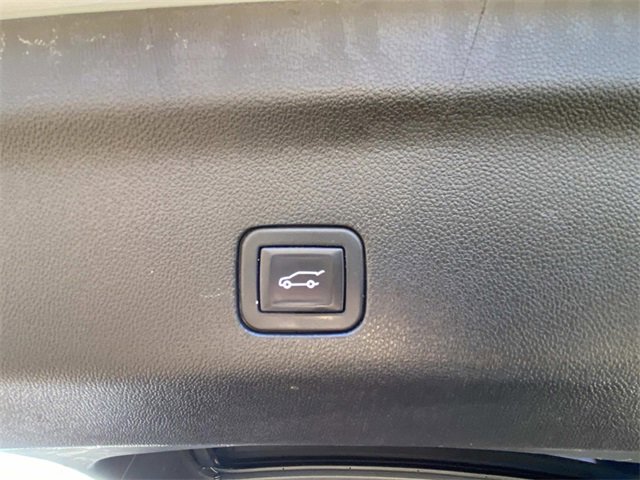 Used 2023 Chevrolet Suburban LT image 8