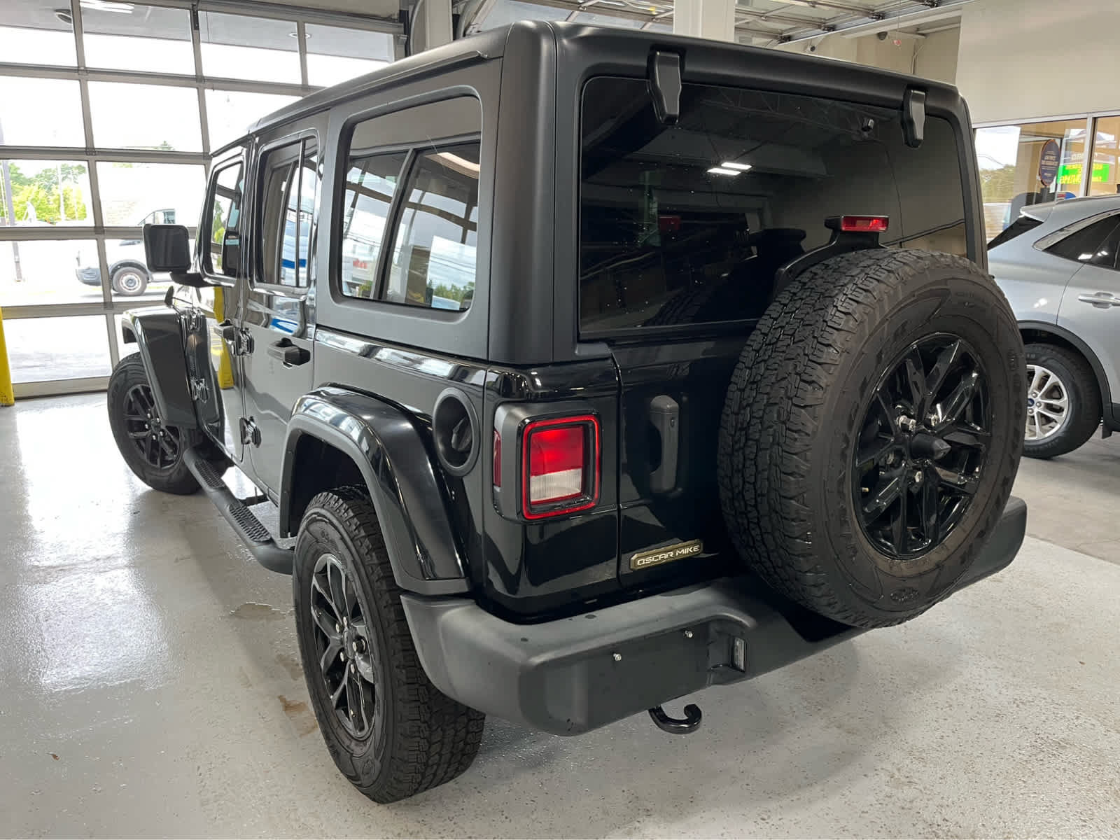 Used 2023 Jeep Wrangler Unlimited Sport AWD/4WD image 6