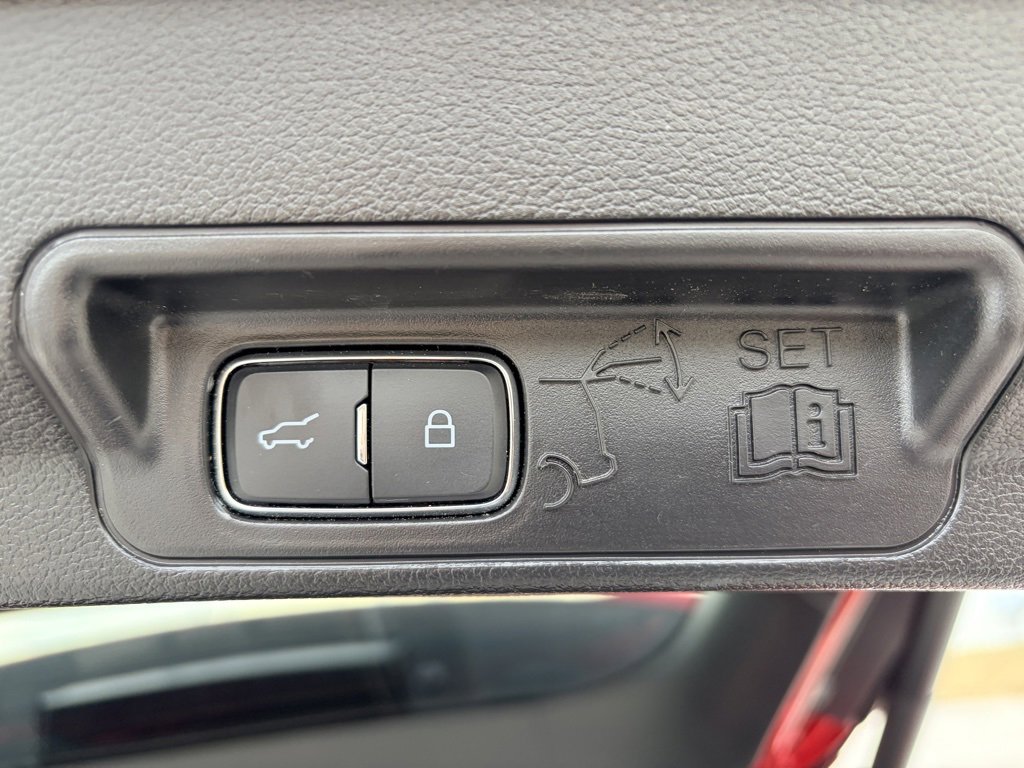 Certified 2020 Ford Explorer Limited w/ Class III Trailer Tow Package image 32