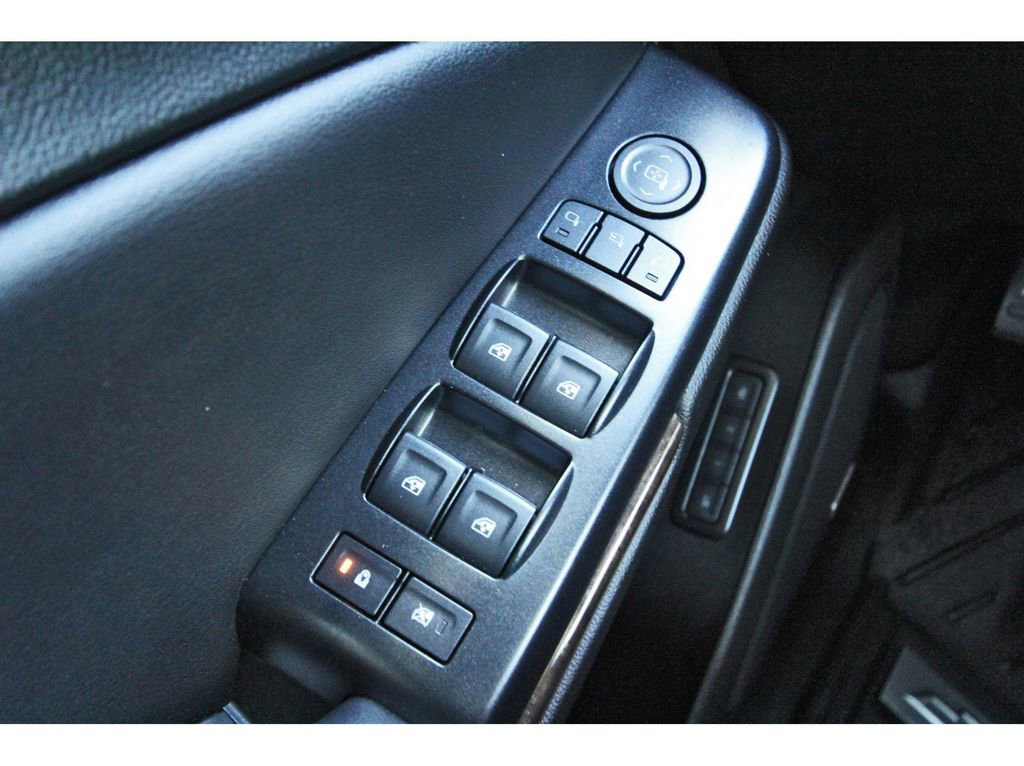 Used 2019 Chevrolet Tahoe LT image 25