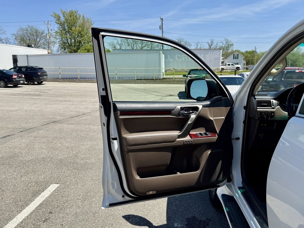 Used 2019 Lexus GX 460 460 image 12