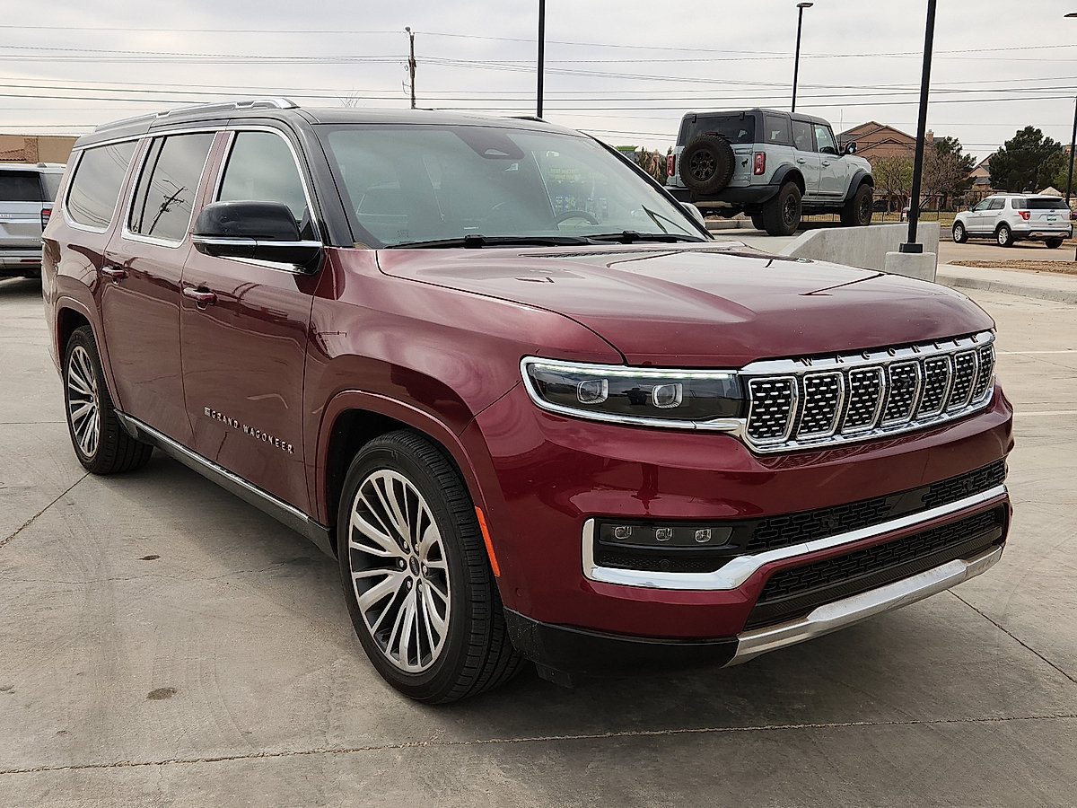 Used 2024 Jeep Grand Wagoneer L Series III AWD/4WD image 4