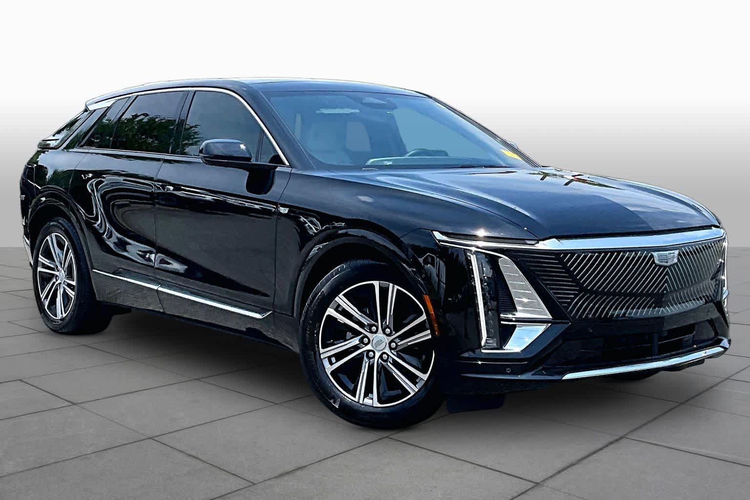 Used 2025 Cadillac Lyriq Luxury RWD image 3