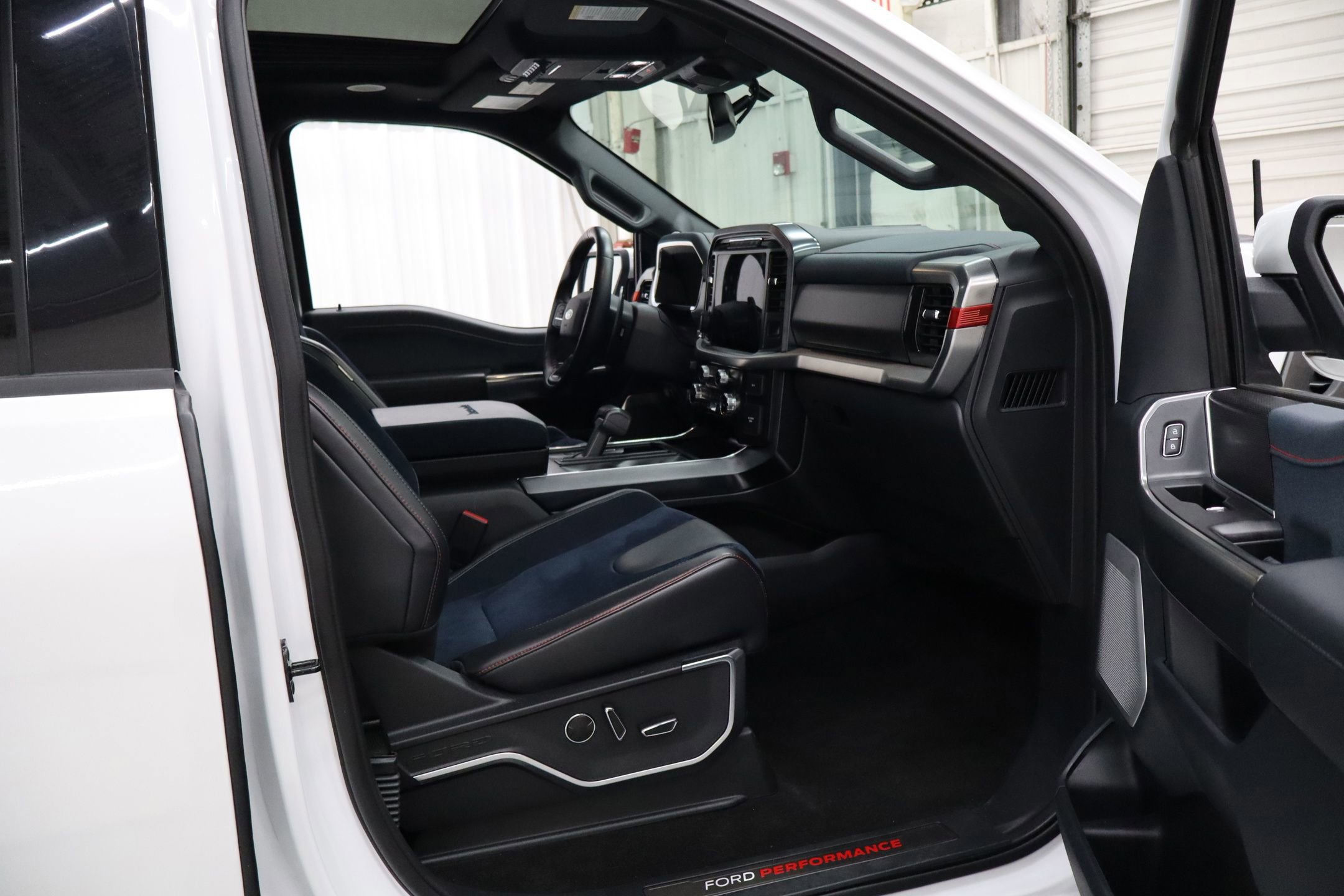 Certified 2022 Ford F150 Raptor w/ Equipment Group 801A High image 35