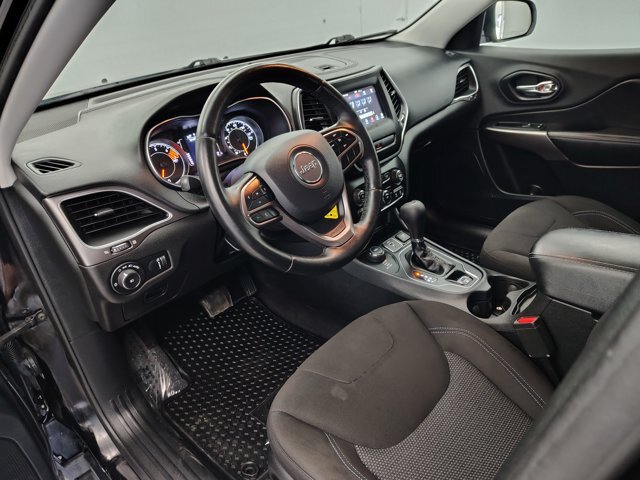 Used 2019 Jeep Cherokee Latitude w/ Cold Weather Group AWD/4WD image 36
