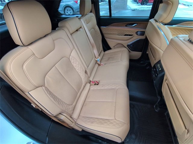 Used 2024 Jeep Grand Cherokee Summit image 19