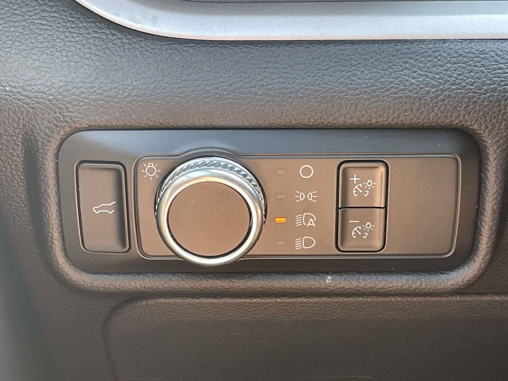 Certified 2023 Ford Explorer XLT RWD image 27