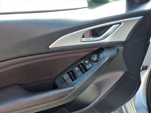 Used 2018 MAZDA MAZDA3 Touring FWD image 11