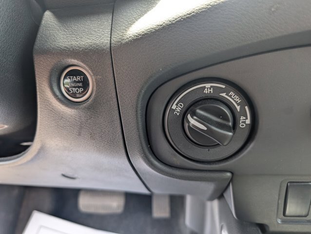 Used 2024 Nissan Frontier SV AWD/4WD image 13