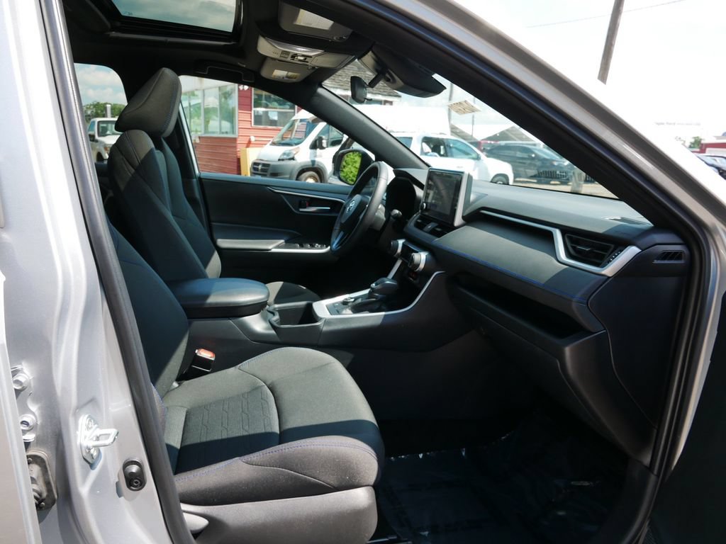 Used 2024 Toyota RAV4 SE w/ Convenience Package AWD/4WD image 8