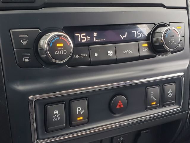 Used 2017 Nissan Titan PRO-4X w/ Pro-4x Convenience Package image 19