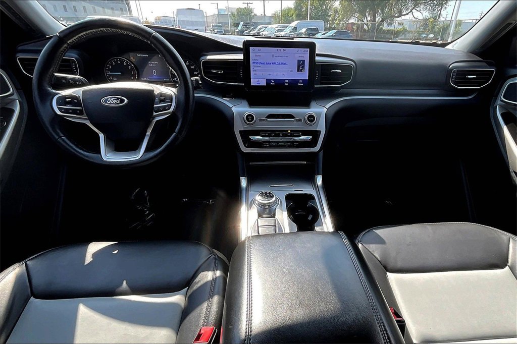 Certified 2022 Ford Explorer XLT w/ Equipment Group 202A image 14