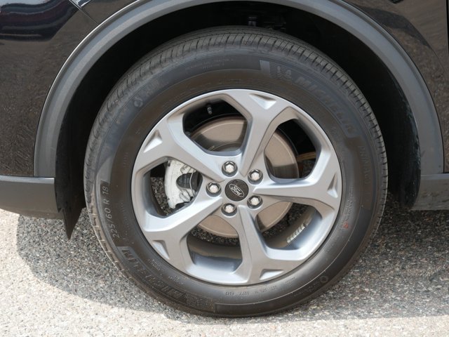 Certified 2026 Ford Escape ST-Line AWD/4WD image 10
