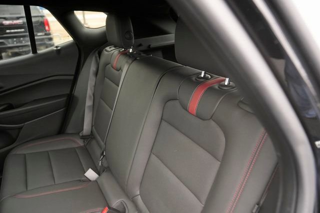 Used 2025 Chevrolet Trax RS w/ Sunroof Package image 14