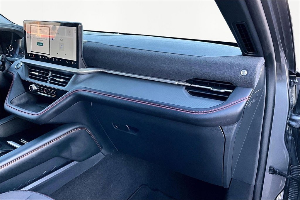 Certified 2025 Ford Explorer ST-Line w/ ST-Line Street Pack image 17