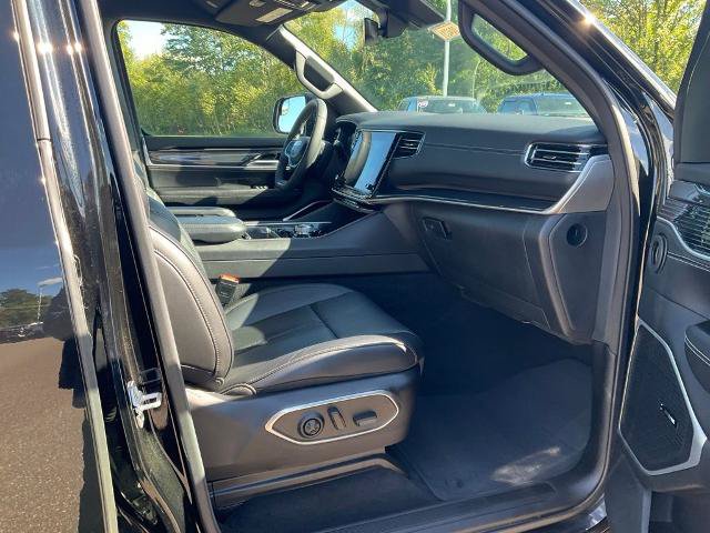 Used 2022 Jeep Wagoneer Series I AWD/4WD image 18
