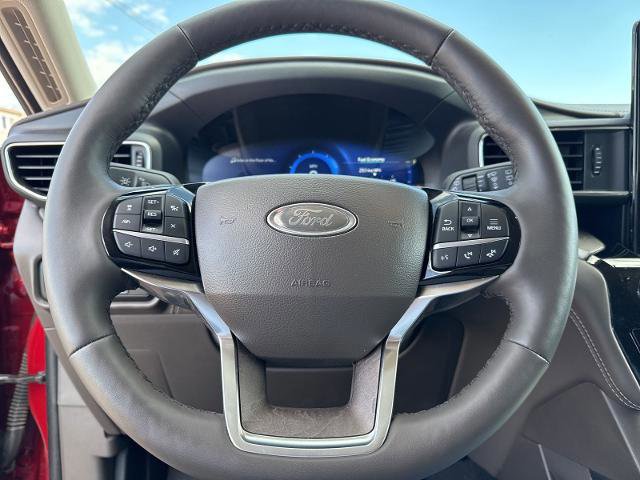 Certified 2024 Ford Explorer Platinum w/ Technology Package image 19