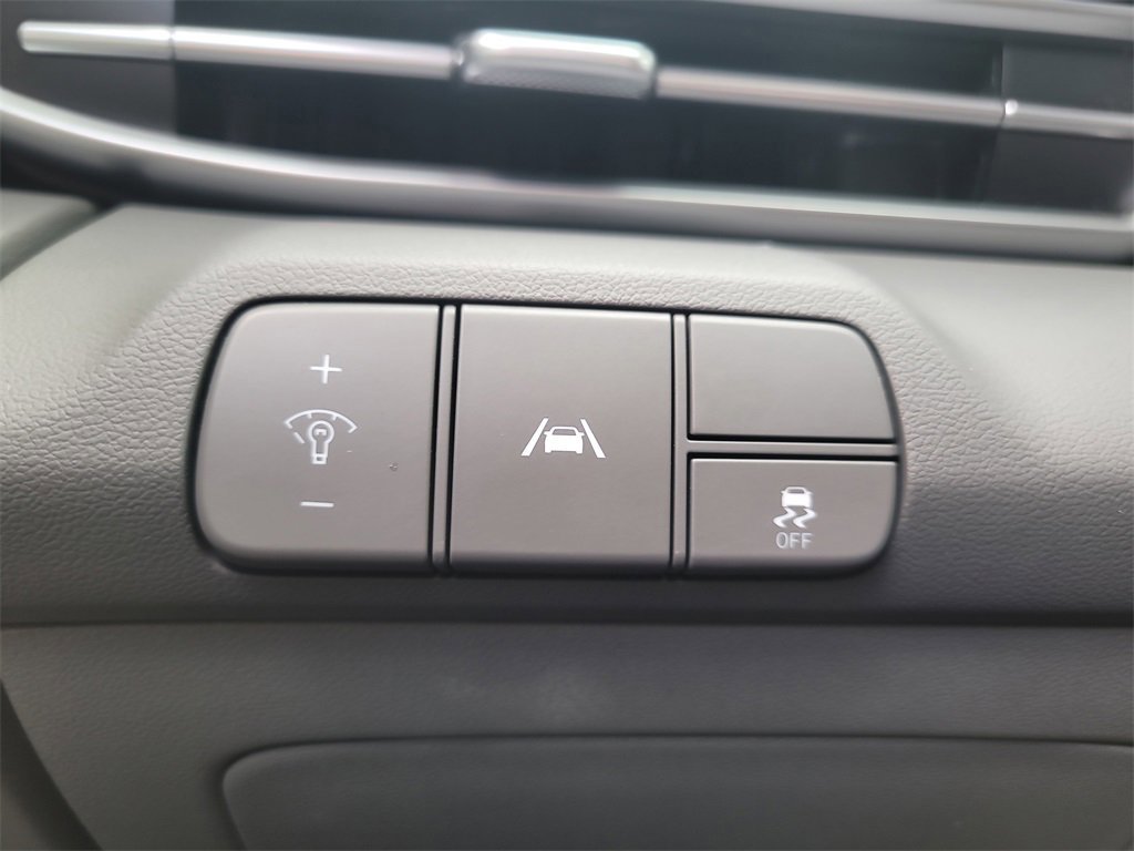 Used 2022 Hyundai Elantra SEL w/ Convenience + Premium Package image 25